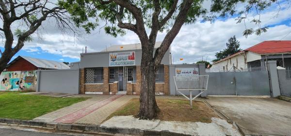 556 m² Land