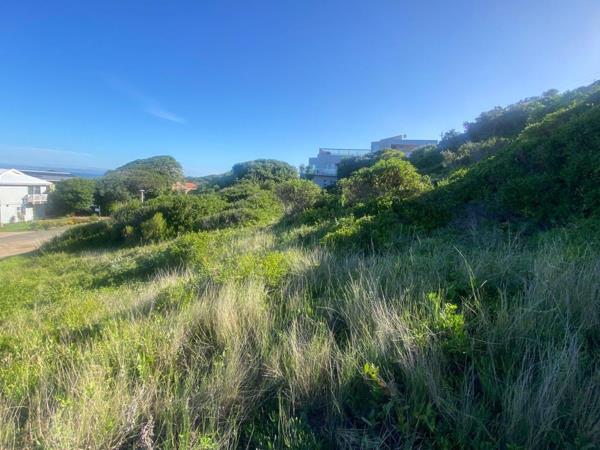1 040 m² Land