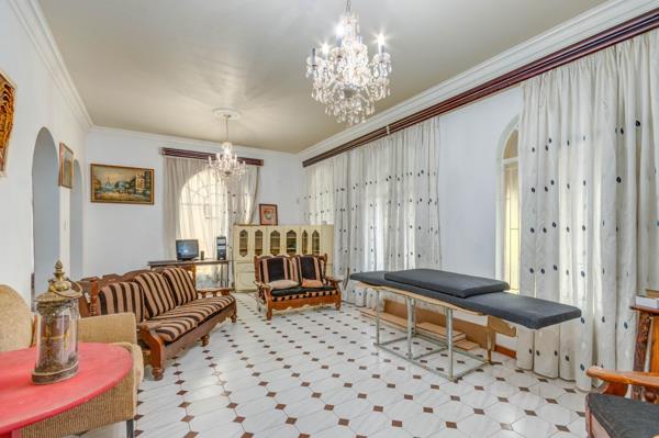 6 Bedroom House