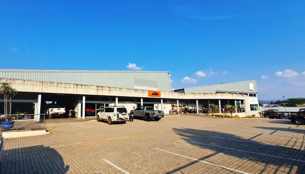 1 360 m² Commercial space