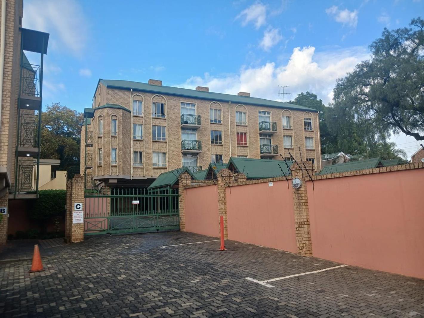 2 Bedroom Apartment in Hatfield