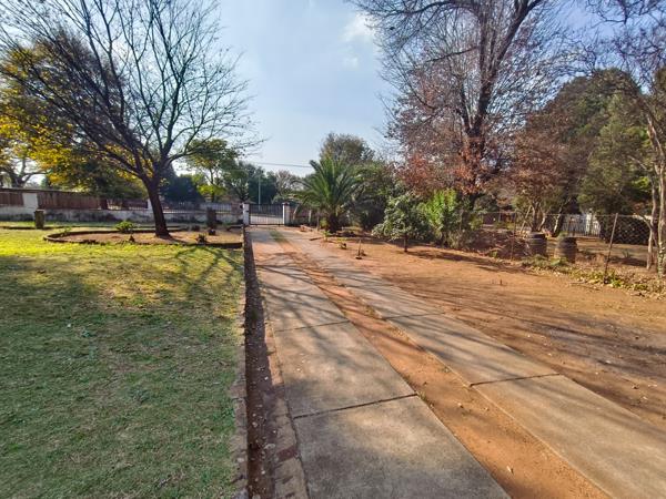 4 015 m² Land
