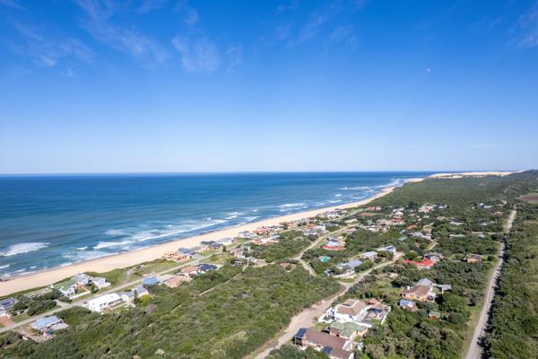 1 011 m² Land