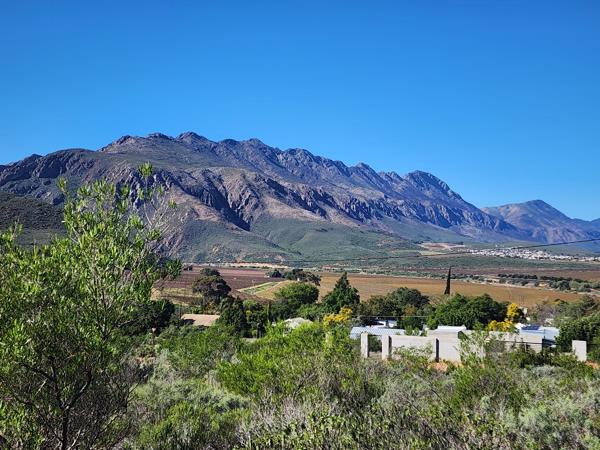 2 421 m² Land