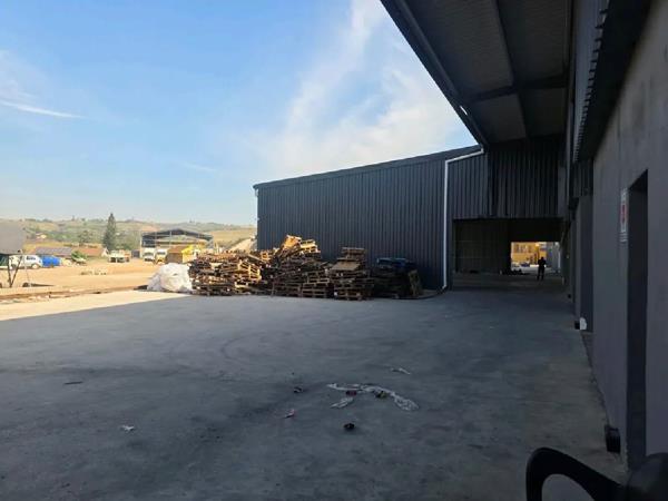 1 630 m² Commercial space