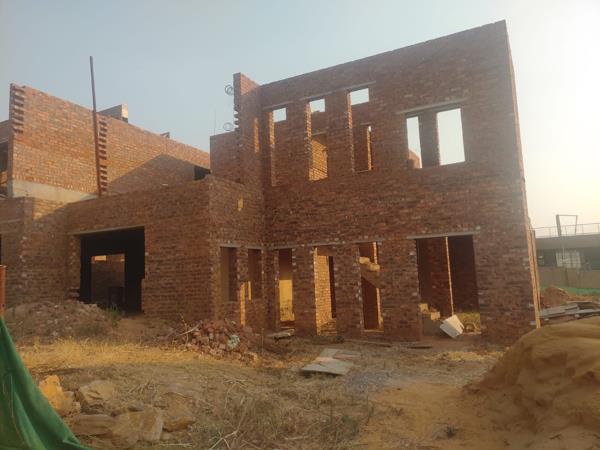 5 Bedroom House
