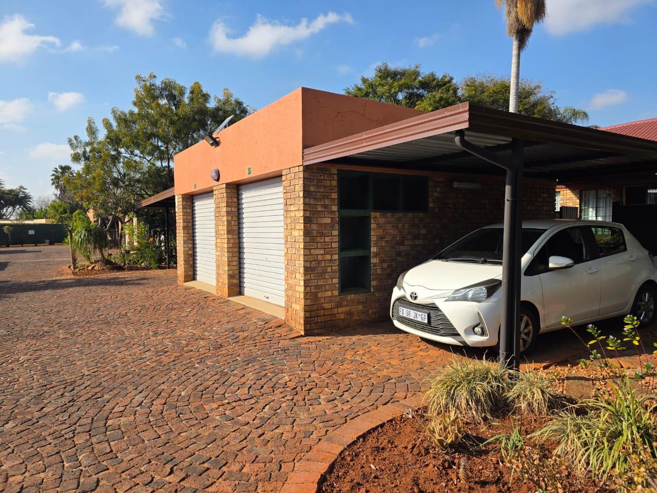2 Bedroom House in Doornpoort