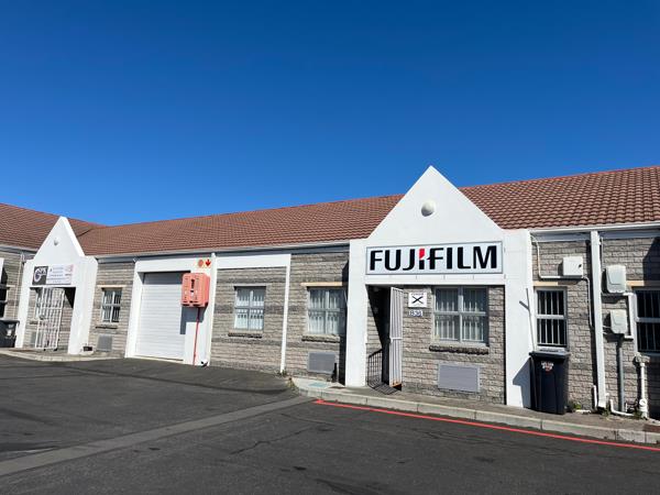 100 m² Commercial space
