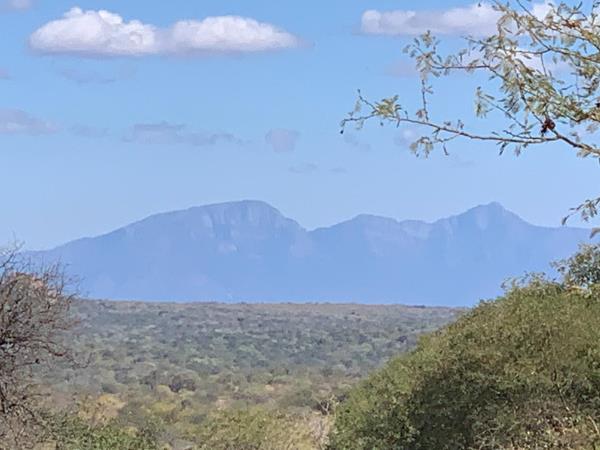 2 400 m² Land