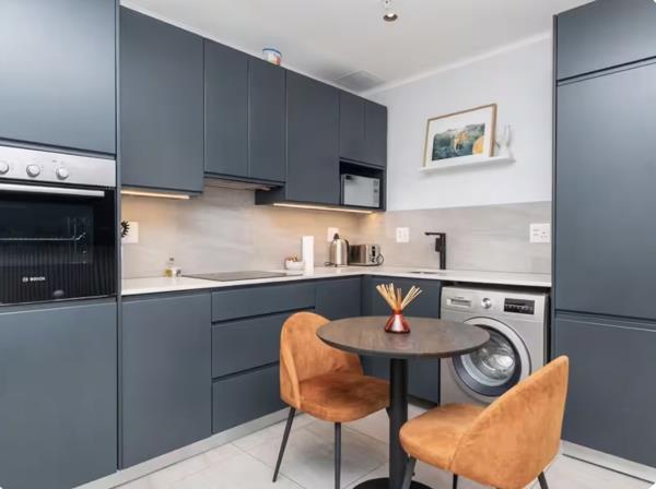 1 Bedroom Apartment