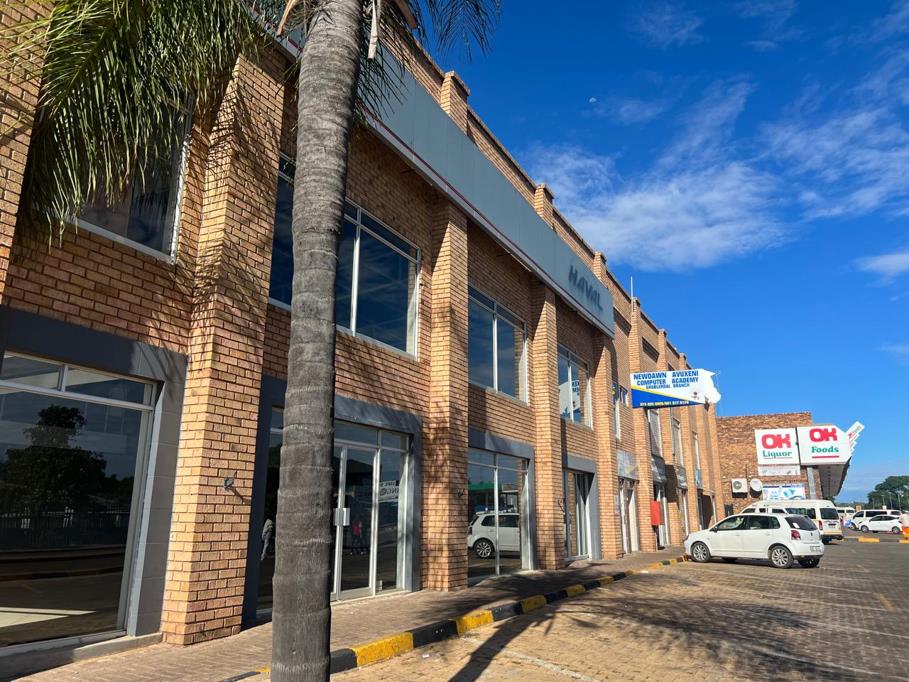 1 395 m² Commercial space