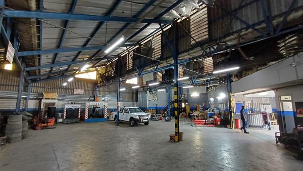 1 950 m² Industrial space