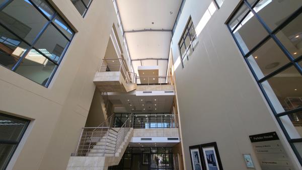 350 m² Commercial space