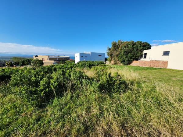 600 m² Land