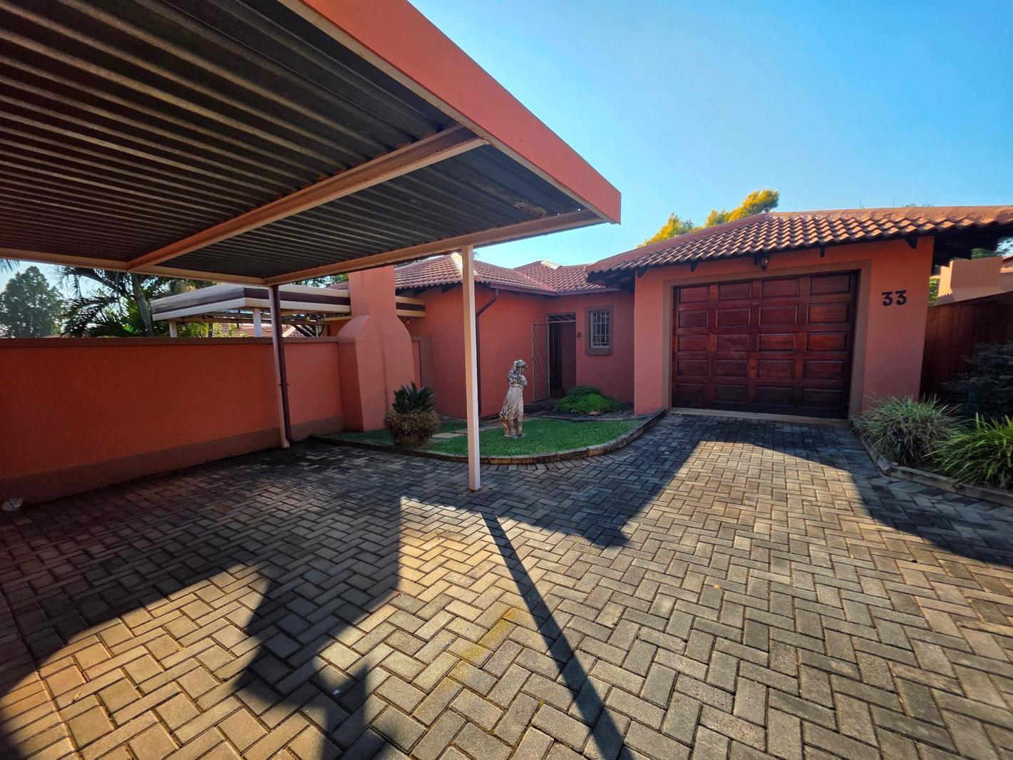 2 Bedroom House in Florauna