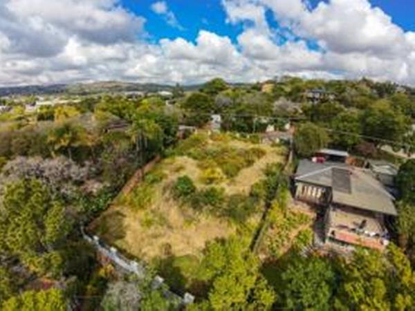 1 353 m² Land