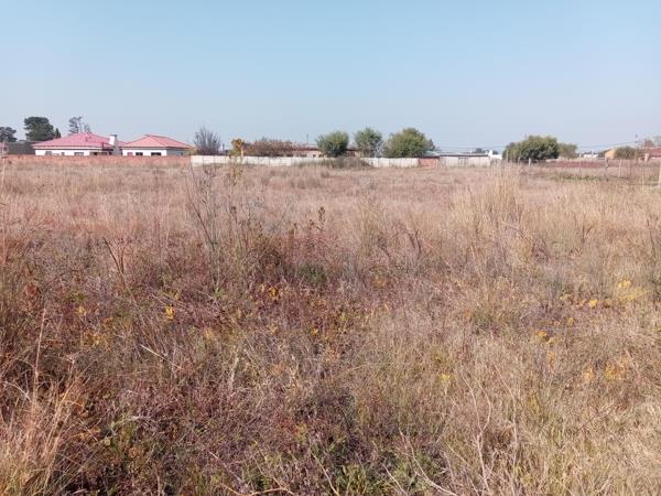 1 983 m² Land