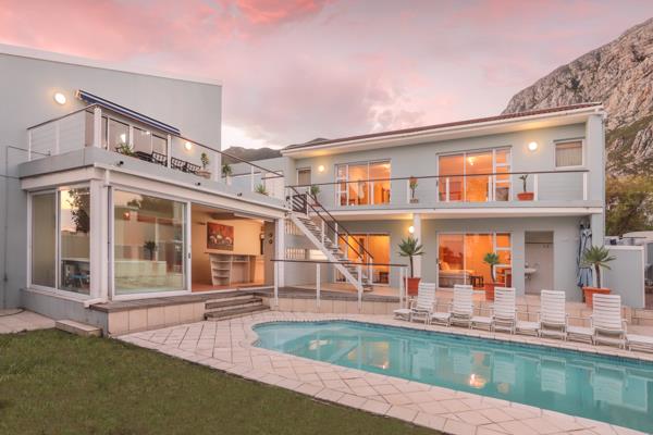 7 Bedroom House
