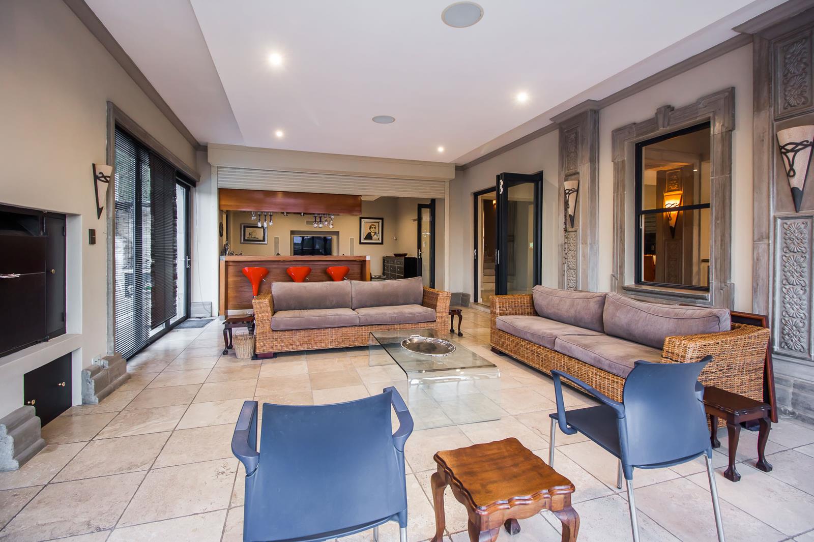 House in Waterkloof Ridge - More