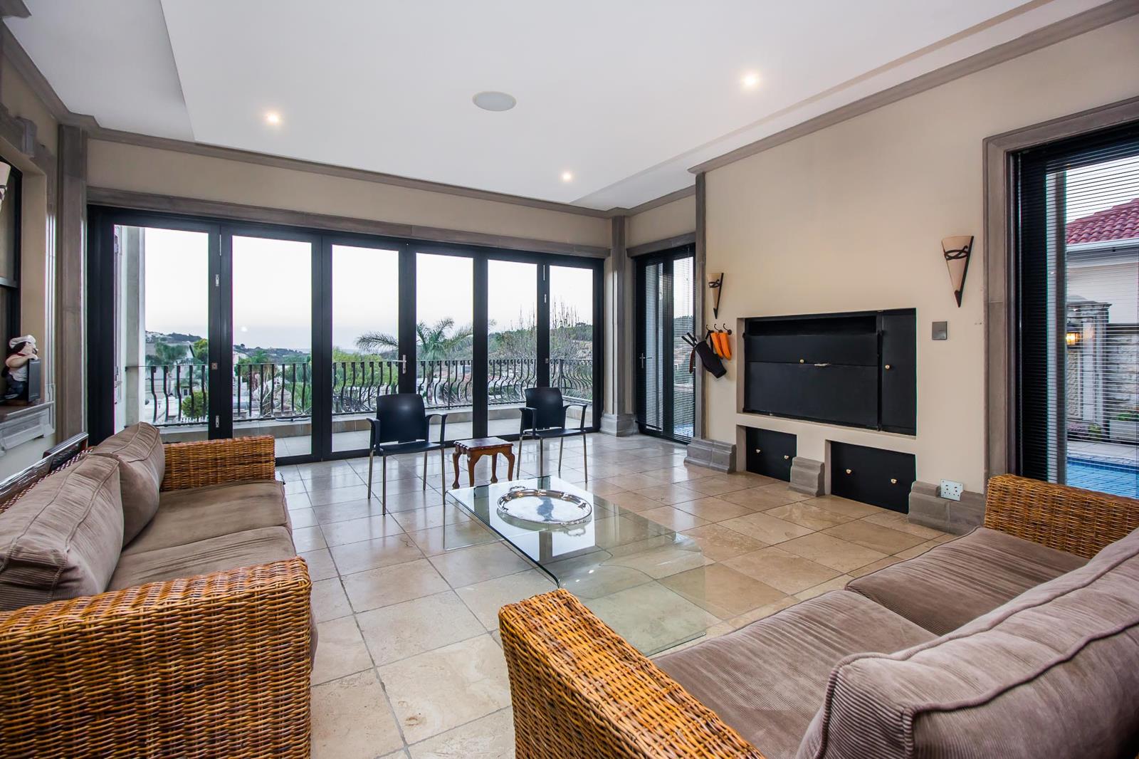 House in Waterkloof Ridge - View 4