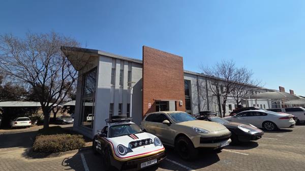 599 m² Industrial space