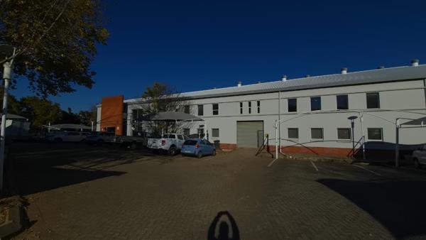 599 m² Industrial space