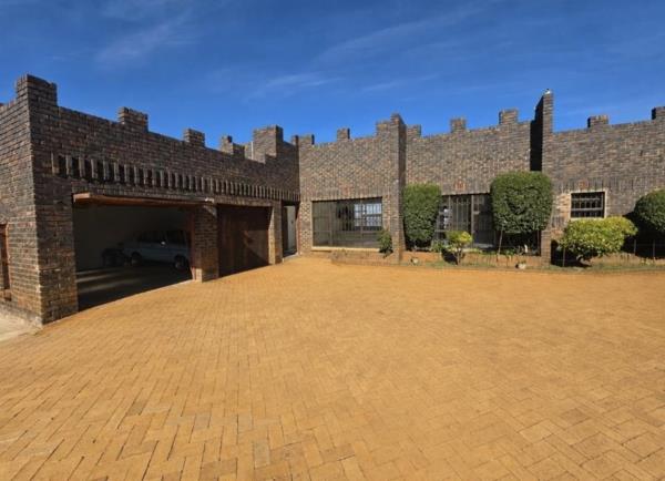 5 Bedroom House