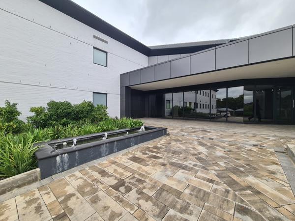 1 766.6 m² Commercial space