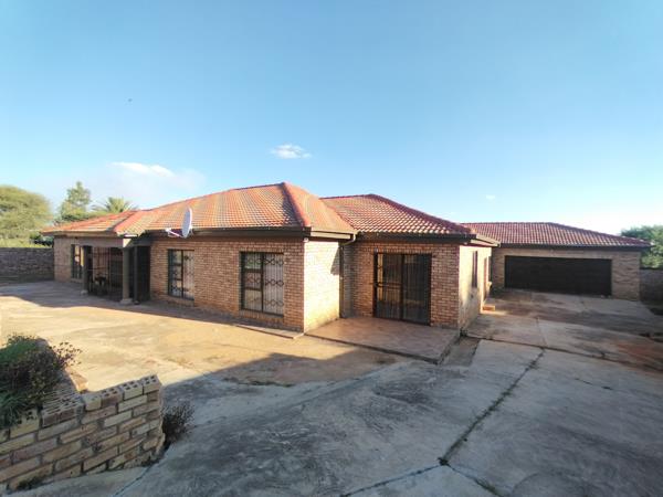 5 Bedroom House