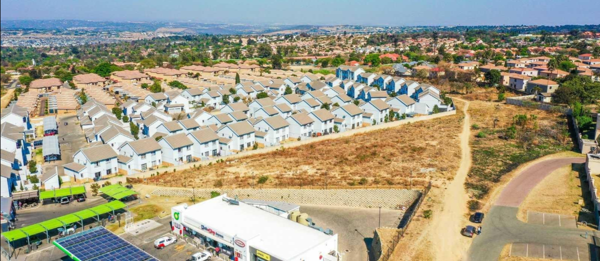 3 568 m² Land