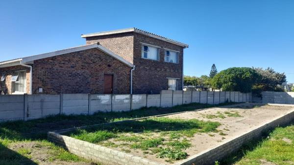 798 m² Land