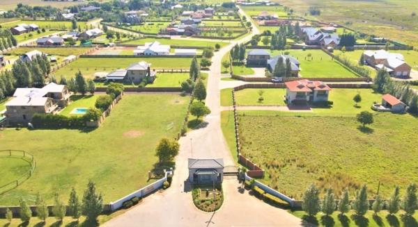 2 325 m² Land