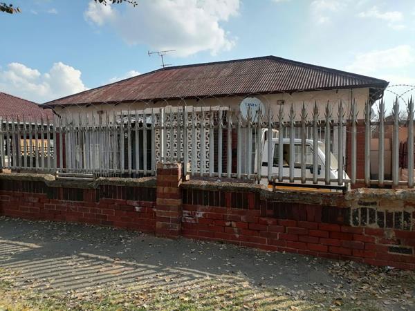 9 Bedroom House