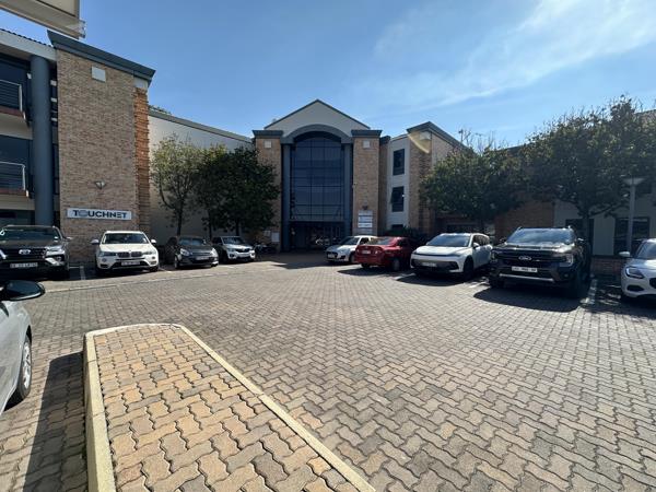 304 m² Commercial space