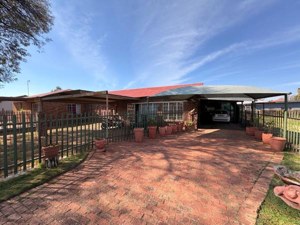 6 Bedroom House