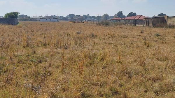 1 983 m² Land