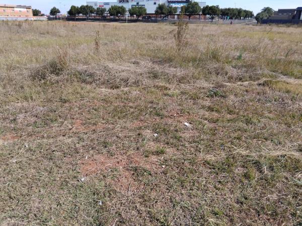 3 211 m² Land