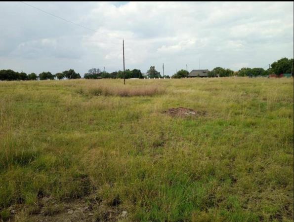 3 010 m² Land