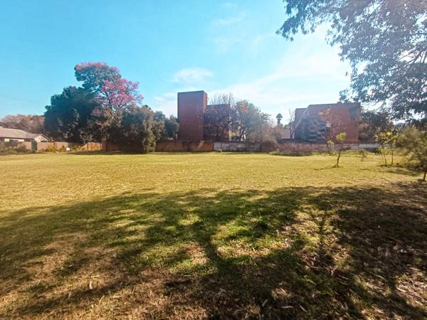 1 946 m² Land