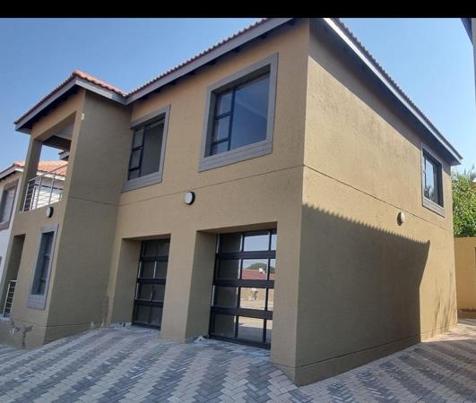 4 Bedroom Townhouse
