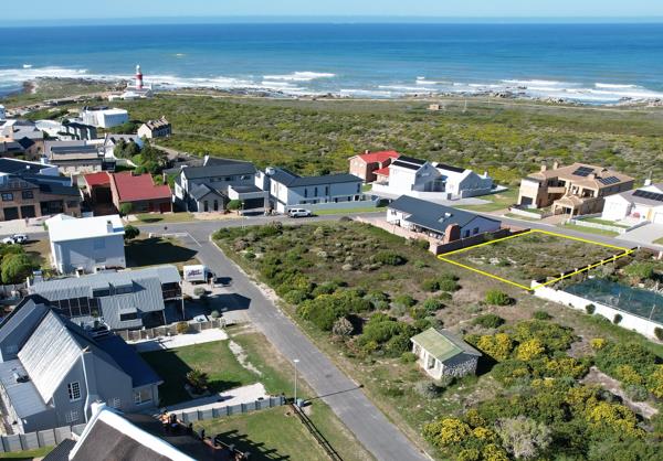 569 m² Land