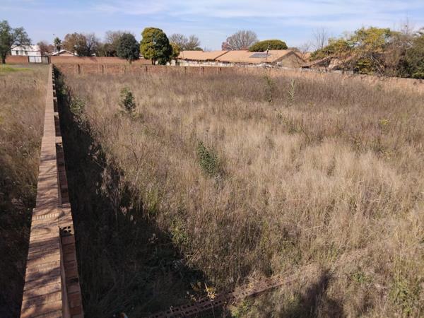 2 339 m² Land