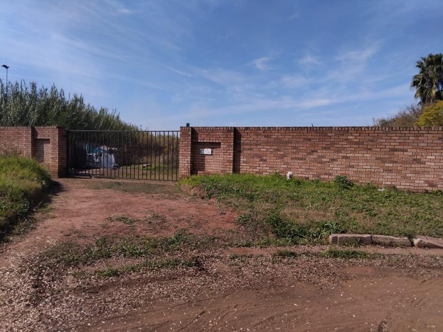 2 339 m² Land