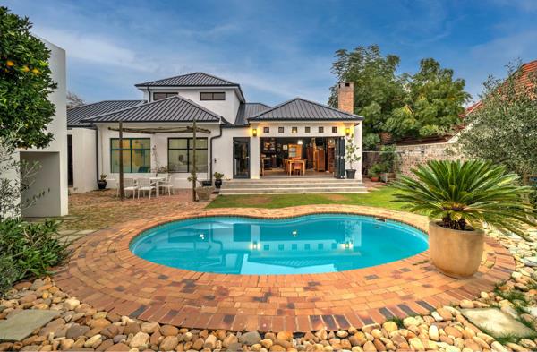 6 Bedroom House
