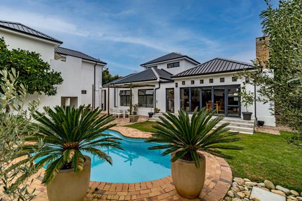 6 Bedroom House