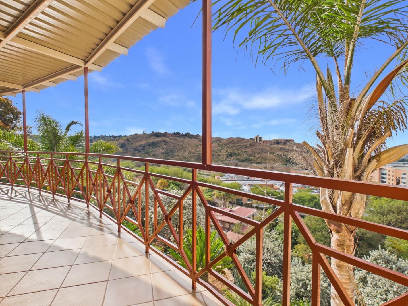 House in Floracliffe - View 3