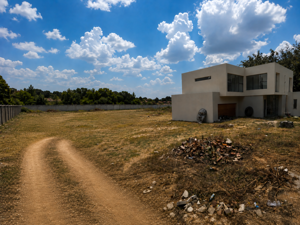 4 675 m² Land