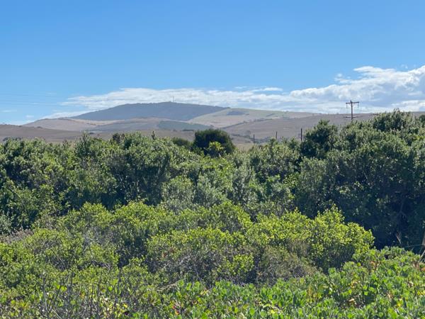 1 011 m² Land