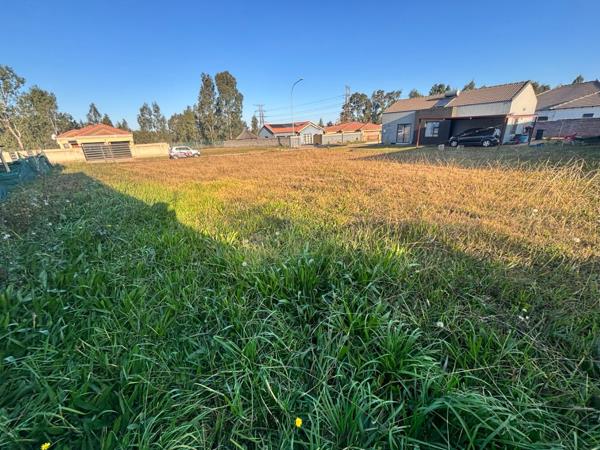 590 m² Land