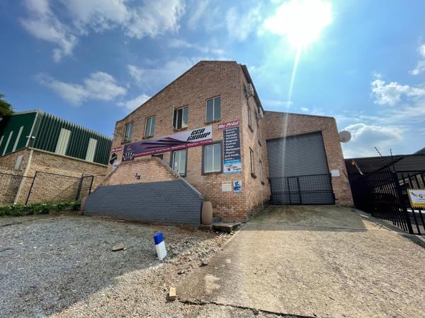 674 m² Industrial space